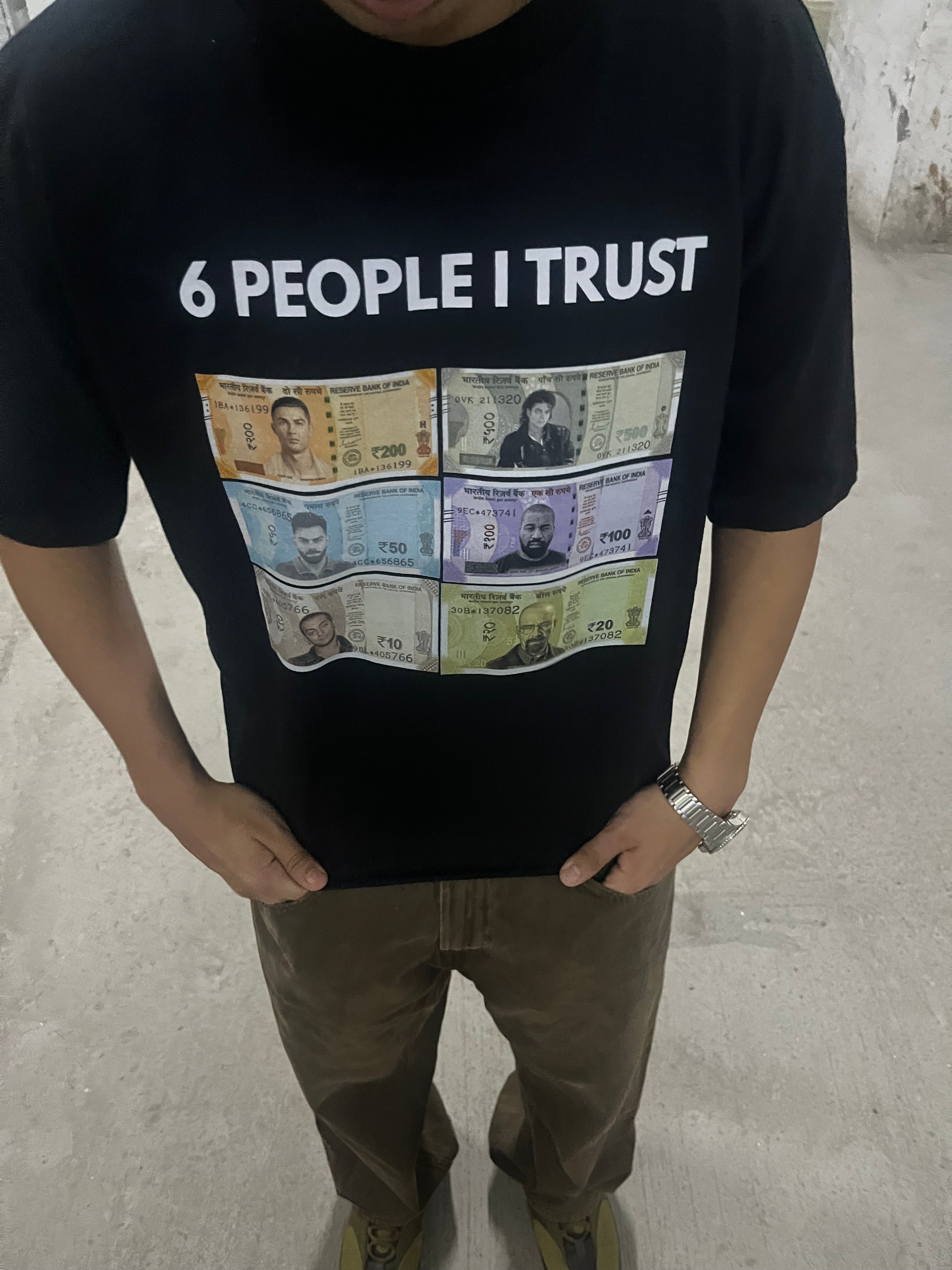 6 people i trust Black cropped tee